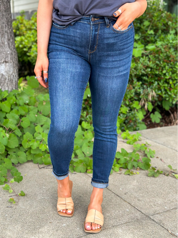 Judy Blue Hi-Rise Relaxed Fit Clean Jeans
