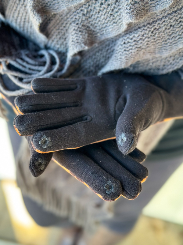 Season Greetings Gloves